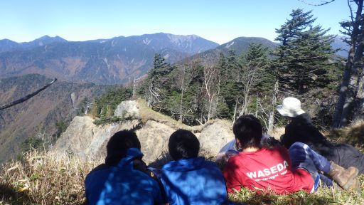 三方嶺から全部見える。